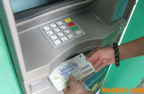 Mẹo rút tiền an toàn tại cây ATM