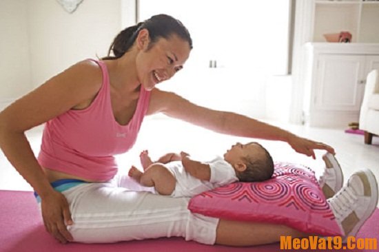 Các động tác thể dục làm giảm eo sau sinh