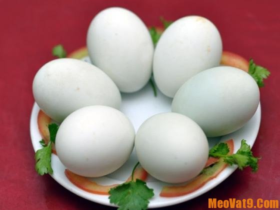 Cách luộc trứng không bị nứt, dễ bóc vỏ