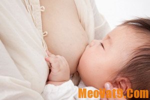 Mẹo xử lý khi trẻ không chịu bú mẹ cực hay